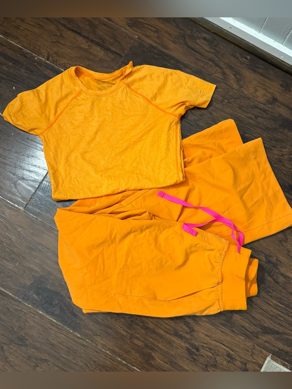 Figs Women's Orange Scrub Set